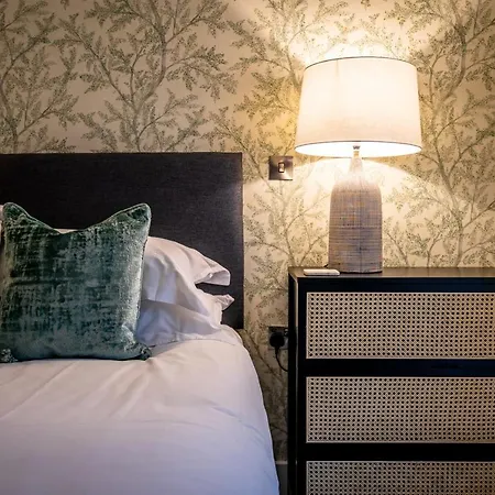 112 @ Ryedale House *